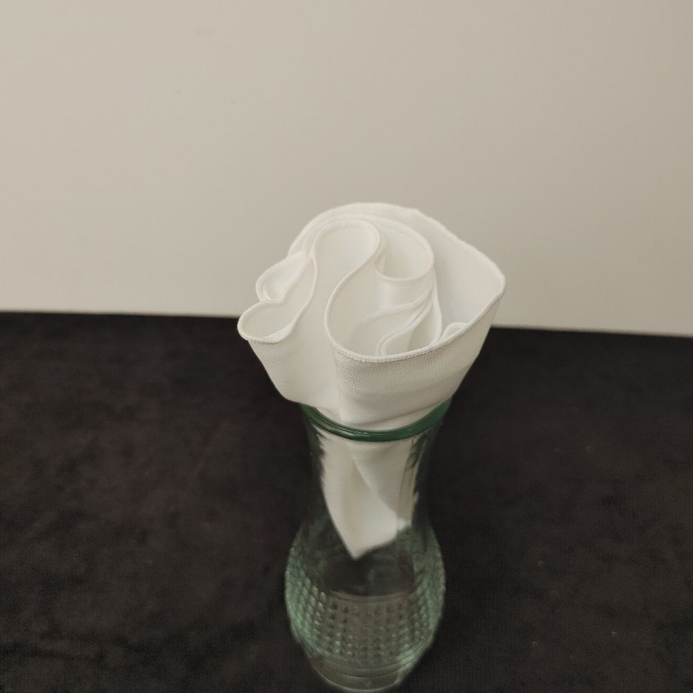COPY - COPY - MEN'S ROUND HANKY POCKET SQUARE.